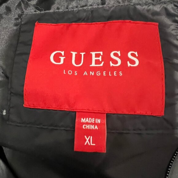 Guess Puffer Jacket Size XL Authentic New without tag - Picture 4 of 4